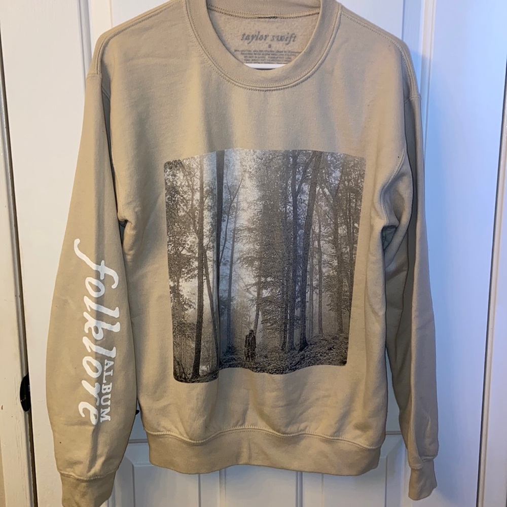 Taylor Swift “In the Trees” cream pullover size small